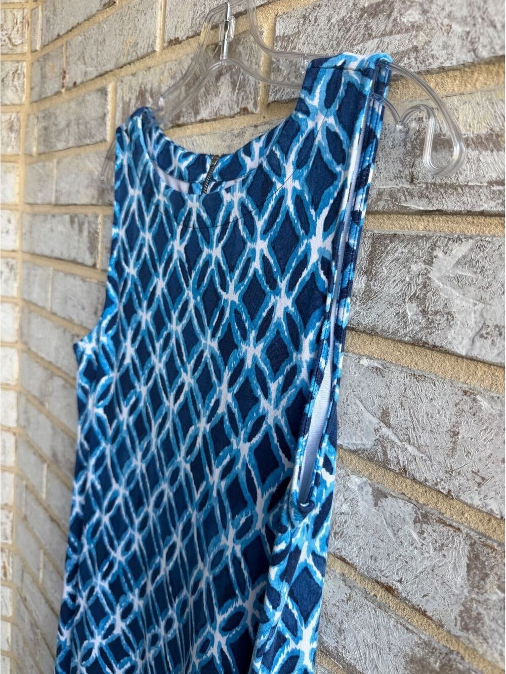 Tommy Bahama NWT Sleeveless Round Neck Blue Tone Geo Ruffle Hem Dress Size L - Picture 4 of 7